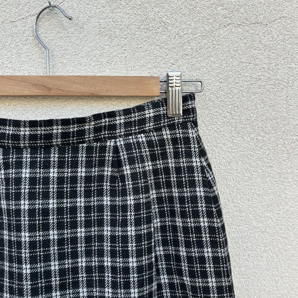Black and White Wool Blend Gingham Plaid Skirt - Picture 2 of 5